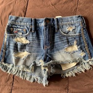 High waisted shorts from Hollister.